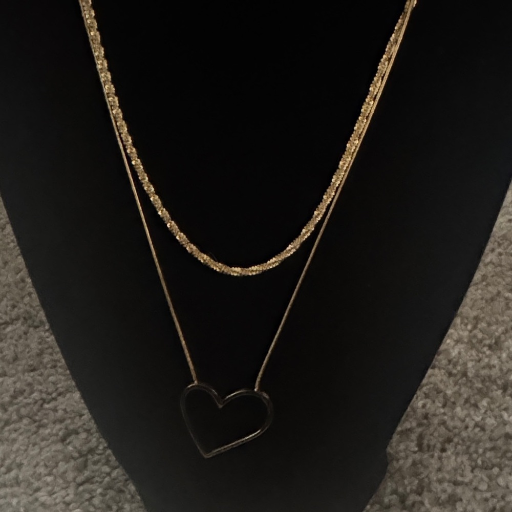 Chic Gold Heart Pendant Necklace